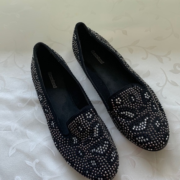 5 Pairs of very cute ladies shoes - Picture 9 of 16